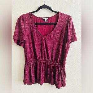 NWOT Lucky Brand Women’s burgundy v- neck Peplum Cheetah Blouse in size M